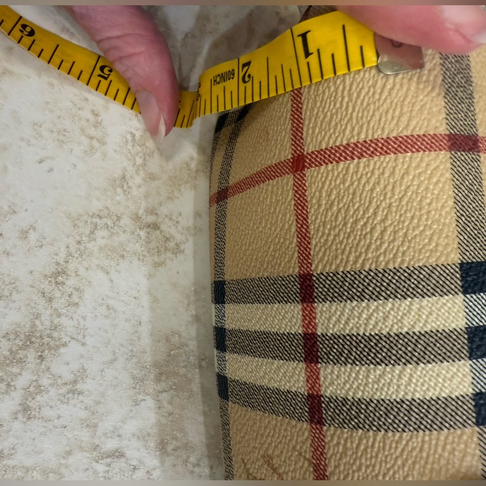 Authentic Vintage Burberry shaving kit (toiletries) in traditional novacheck. - Picture 10 of 14